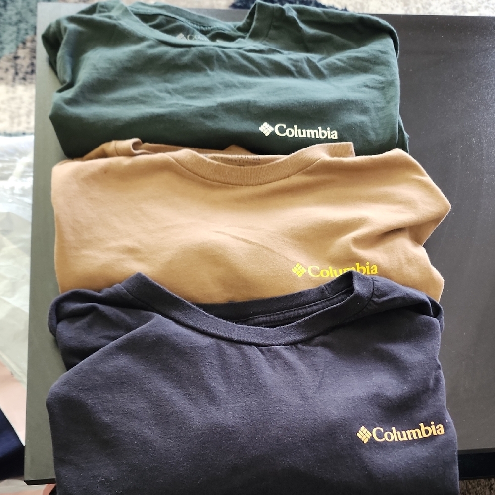 3 Tee Shirts All Columbia Crewneck, with Logo Print Fron And Back